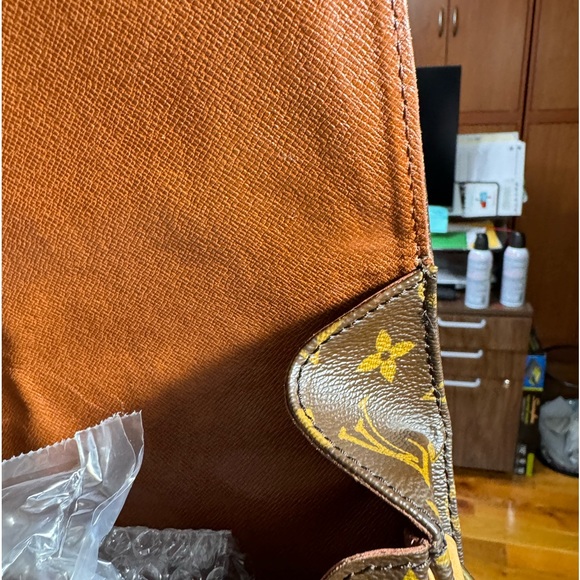 Louis Vuitton GM Cartouchiere sling Crossbag bag only - Picture 16 of 16